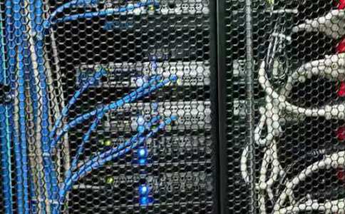 如何針對大數(shù)據(jù)分析優(yōu)化服務(wù)器