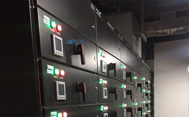 如何通過調(diào)整服務(wù)器內(nèi)存來提升數(shù)據(jù)庫性能？