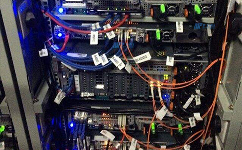 如何評(píng)估備份服務(wù)器的可擴(kuò)展性和冗余性能？